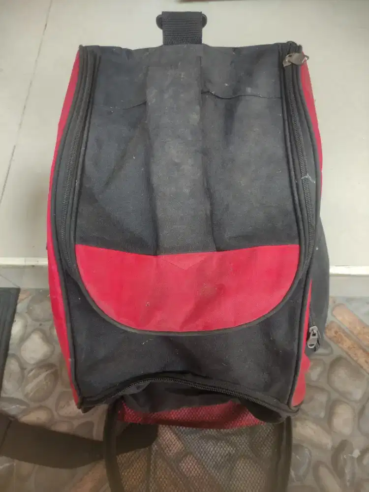 Tas serbaguna / bisa buat sepatu ukuran tas besar.