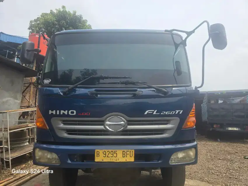 Truk Hino Lohan Tronton FL260JT Th'12 Kabin Chasis Ex Tangki Sgt Istw