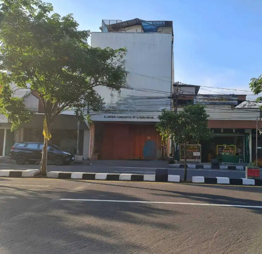 Ruko super strategis jalan adi sucipto jogja