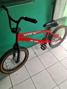 Sepeda BMX POLYGON