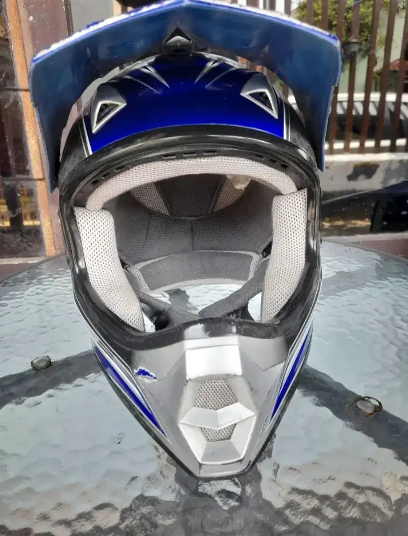 Helm cross agiva