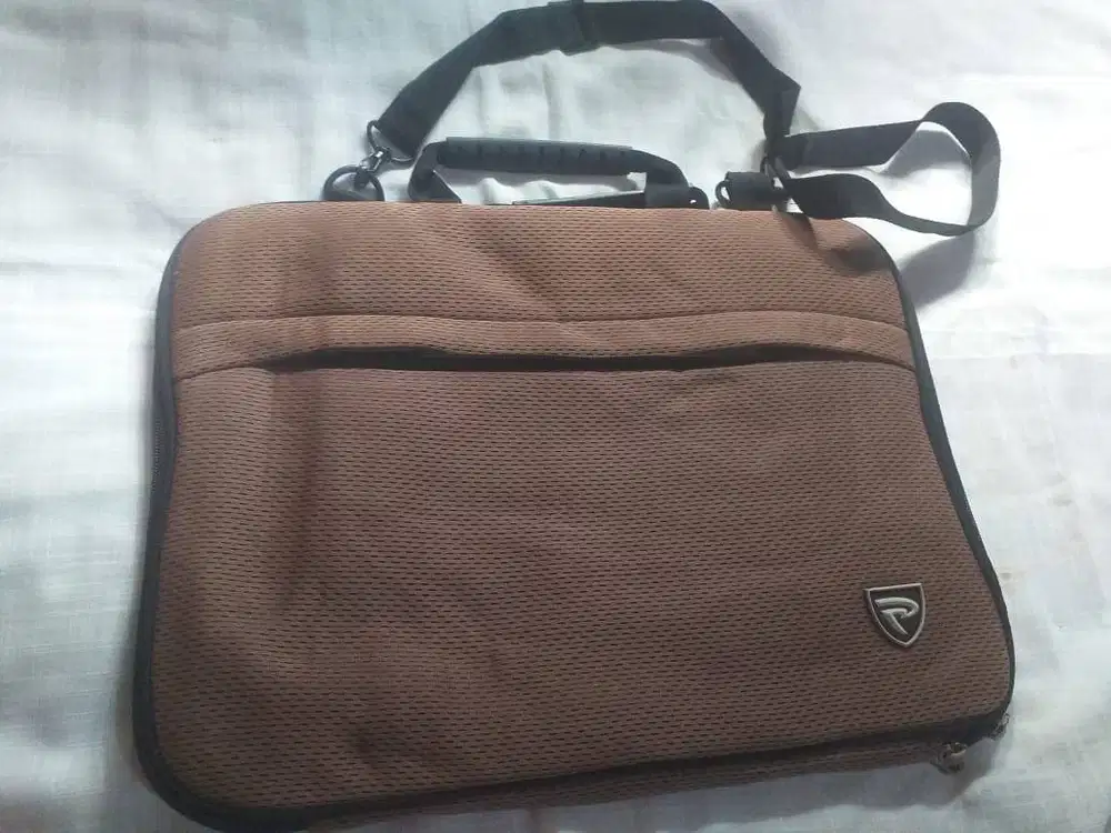 Tas laptop ukuran 15-16 inci