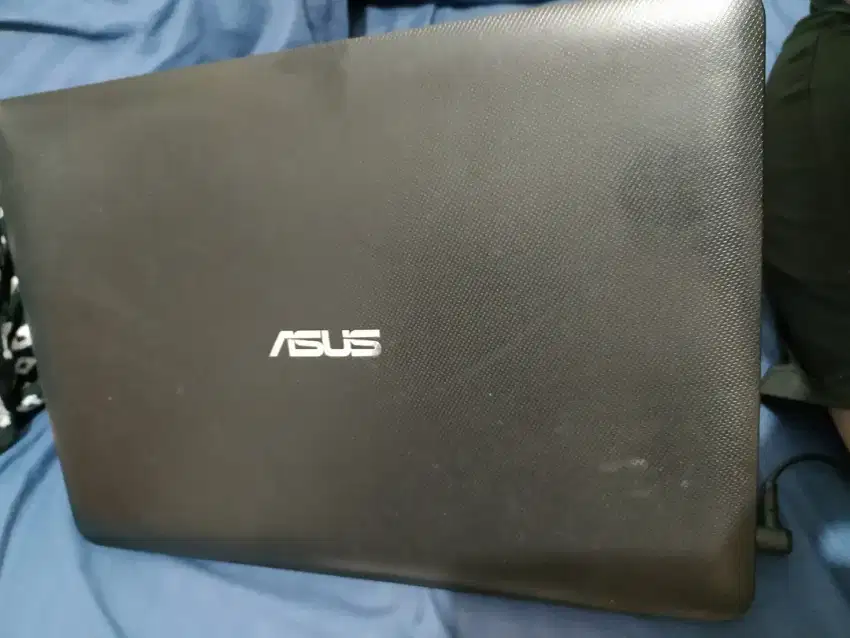 Laptop Asus X454Y AMD A8 QUAD CORE X4