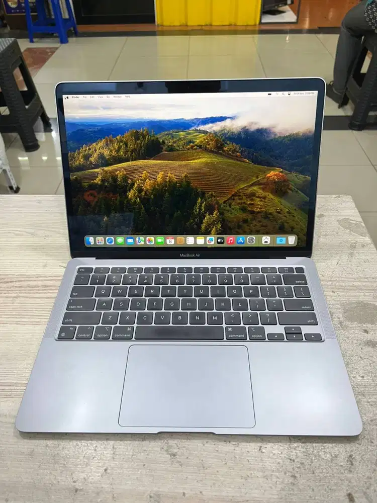 MACBOOK AIR M1 2020 13 INCHI 8/256 GB SECOND ORIGINAL