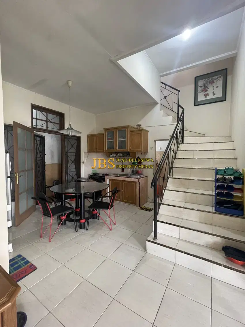 Dijual Villa 2 Tingkat Furnish di Komplek Bukit Asri - Berastagi