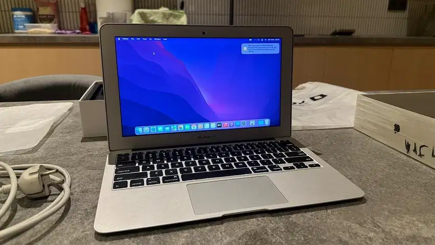 Macbook Air 11 inch th 2018 A1465