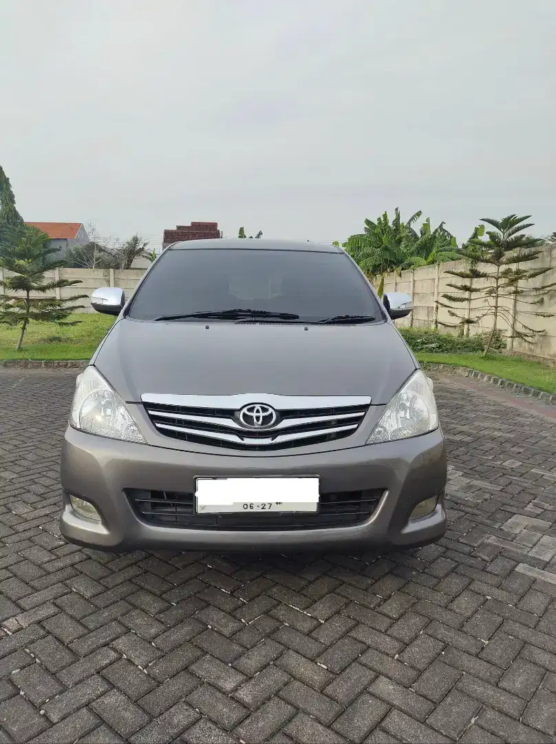 Toyota INNOVA V LUXURY 2.0 Matic 2010