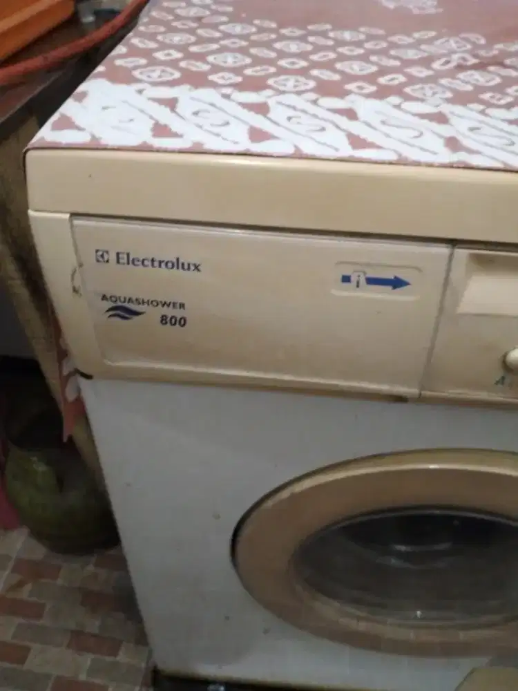 Jual mesin cuci Elektrolux bekas baranG sangat terawat.