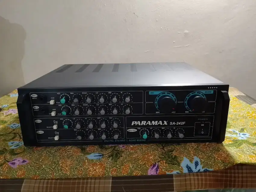 Paramax Digital Stereo Echo Karaoke Amplifier SA-242F (Kondisi Prima)