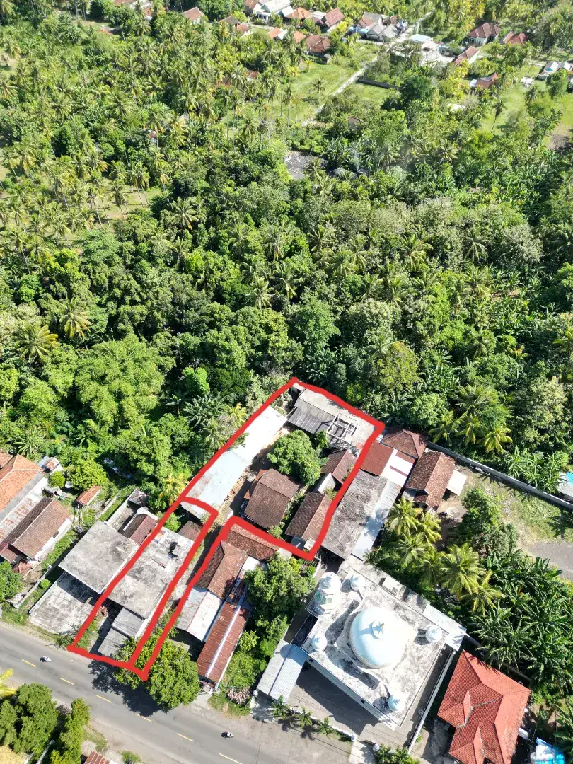 Dijual rumah lokasi strategis pinggir jalan utama luas 1390 m²