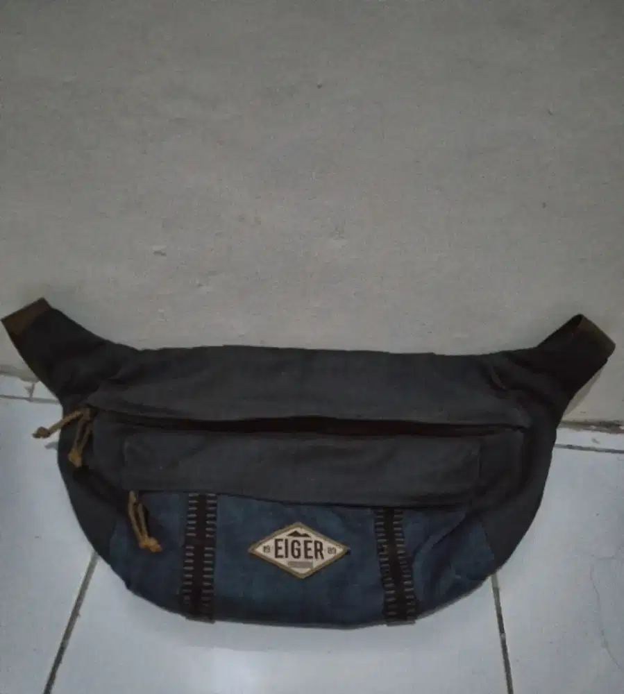 Tas selempang eiger