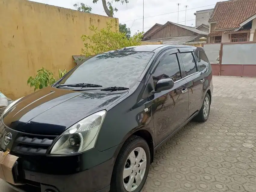 Nissan Grand Livina XV 2009