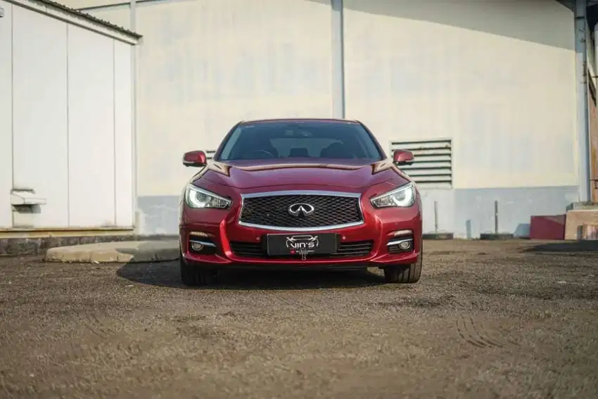 Infiniti Q50 sunroof 2014 low KM