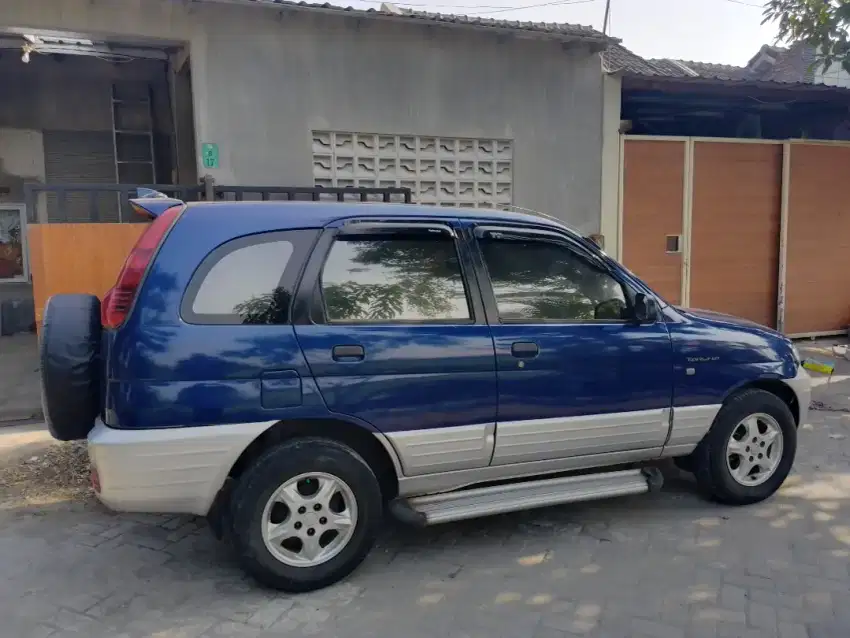 Dijual bu mobil Daihatsu taruna injeksi THN 2004