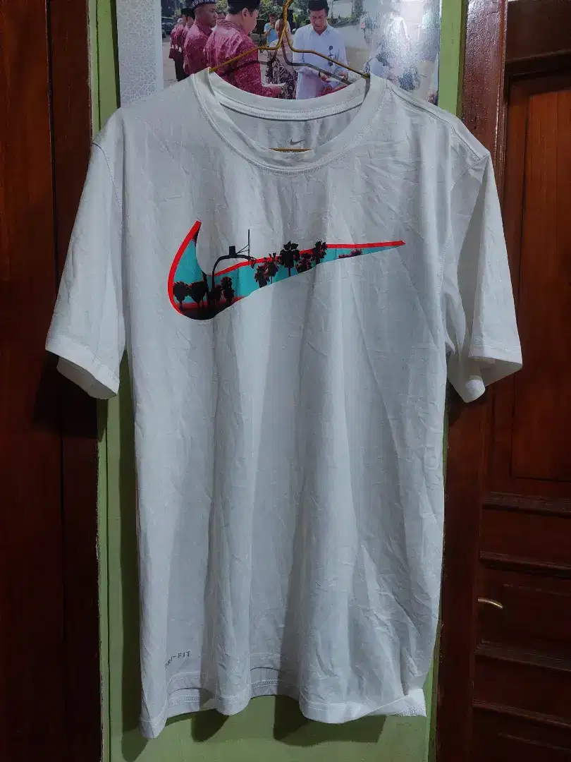 Kaos Nike Big Swoosh keren