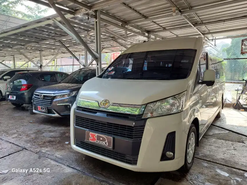 RENTAL / SEWA HIACE PREMIO LUXURY 9 SEAT