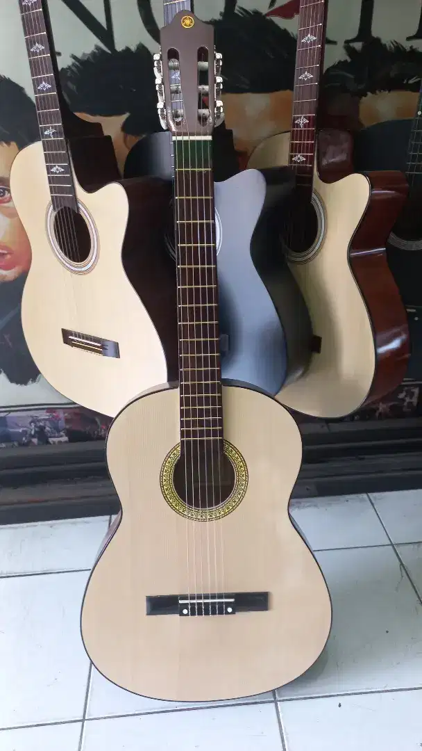 gitar klasik nilon glossy