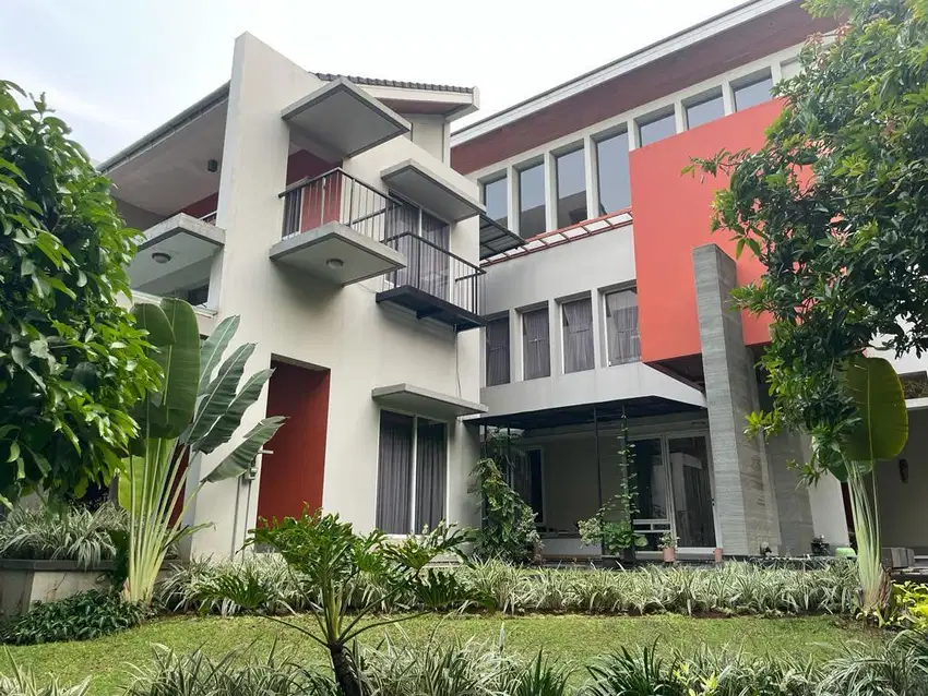 Dijual Rumah Mewah 2 Lantai di Kemang Pratama Regency, Kota Bekasi