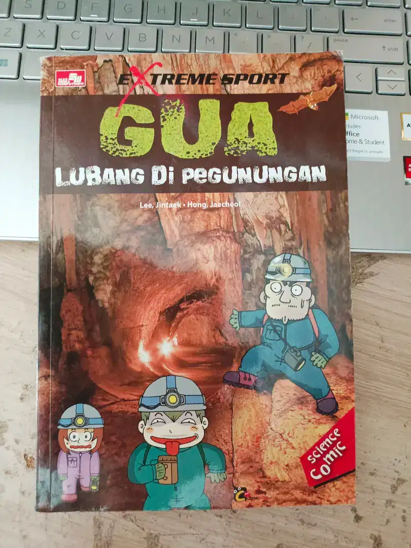 PRELOVE BUKU GUA LUBANG DI PEGUNUNGAN