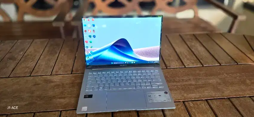 ASUS ZENBOOK UX3405M