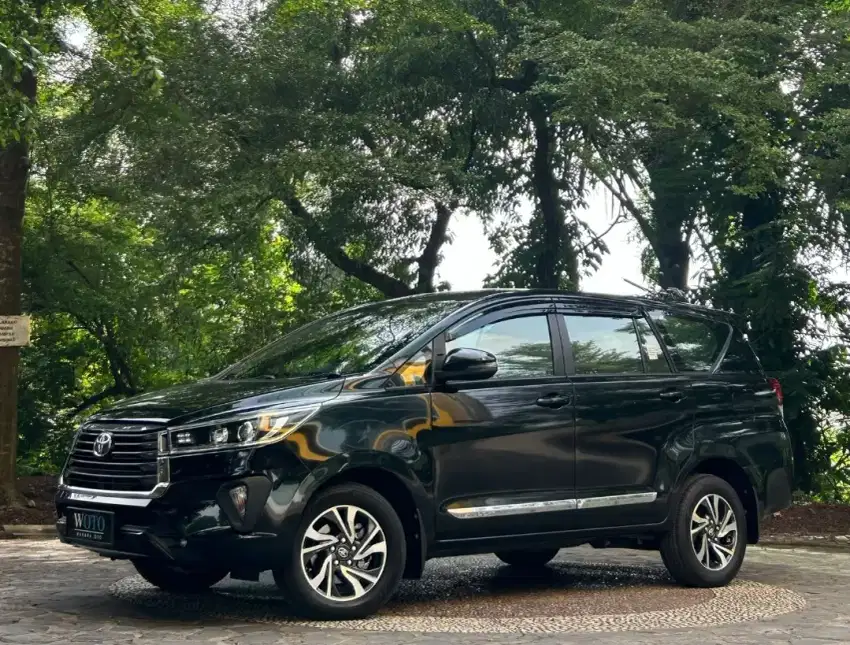 Toyota Innova Reborn 2.4 V AT Diesel 2022