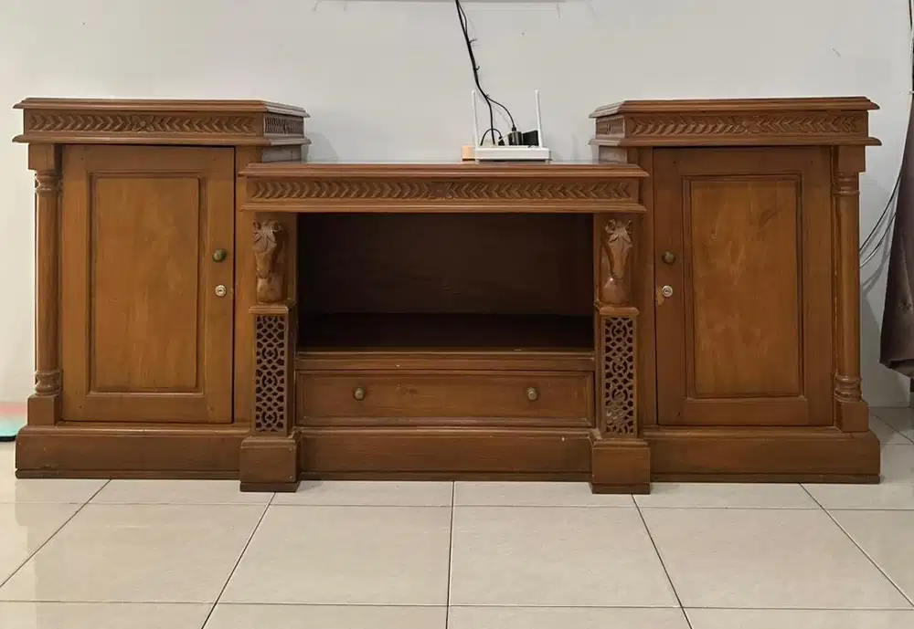 Meja Jati Ukir Kuda
