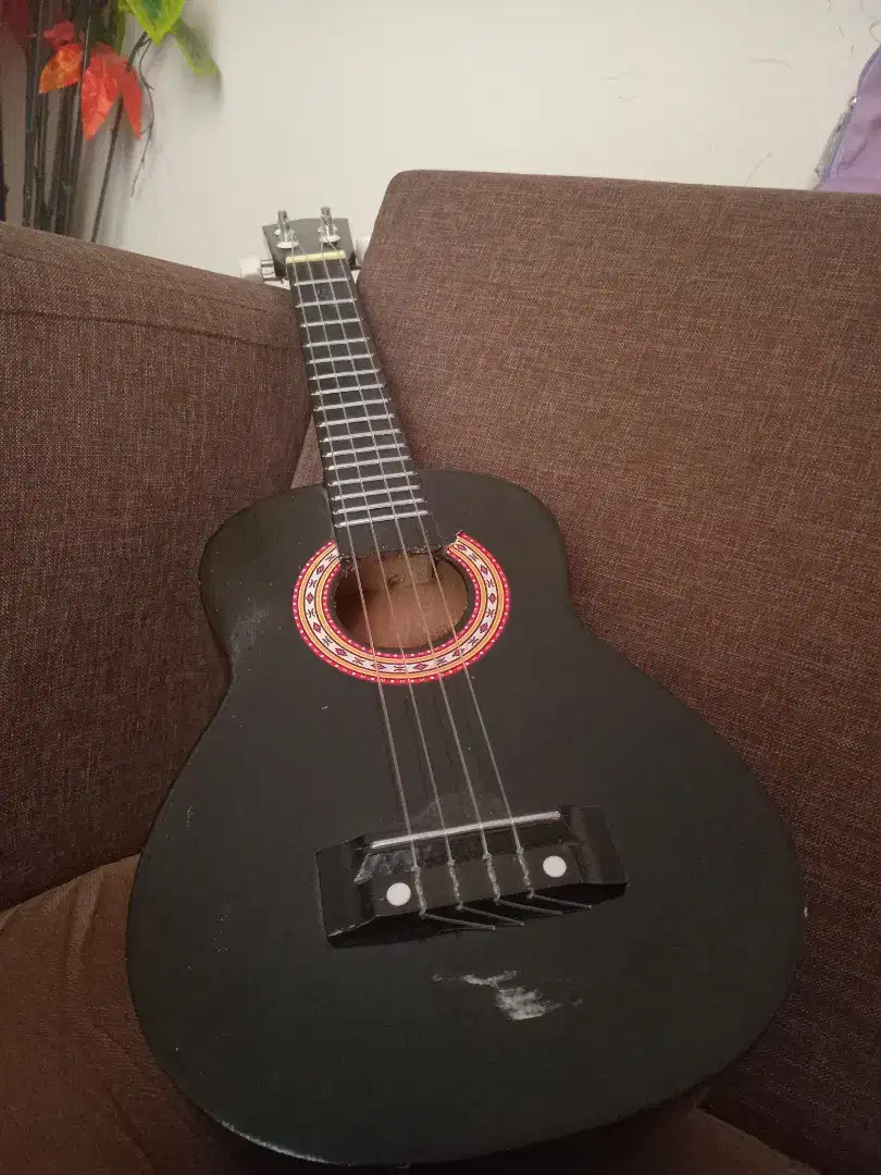 WTS gitar kecil Ukulele terawat