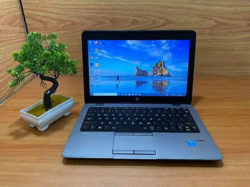 Kredit laptop bunga kecil