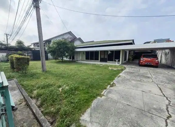 Rumah besar di Ronggowarsito tengah kota, tanpa perantara (bs nego)
