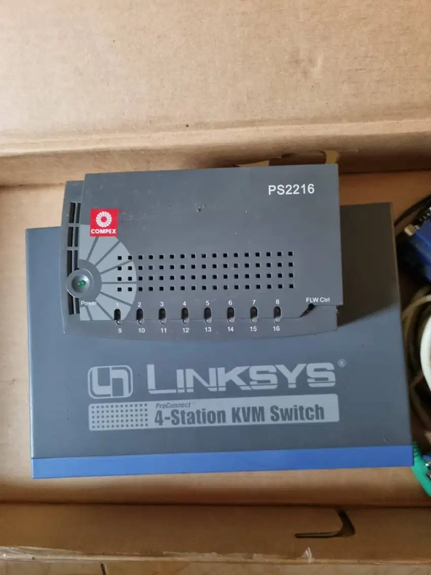Dijual KVM Switch 4 port dan HUB Compex 8 port