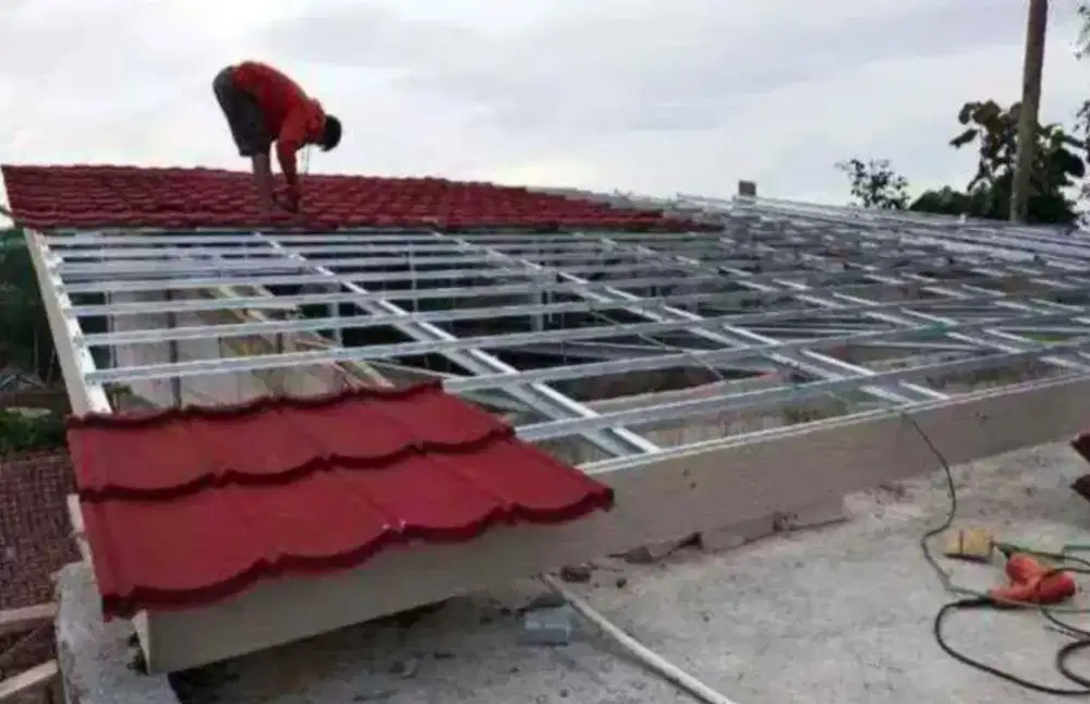 RENOVASI ATAP RUMAH LAMA GANTI BARU, RANGKA BAJA RINGAN, DLL.