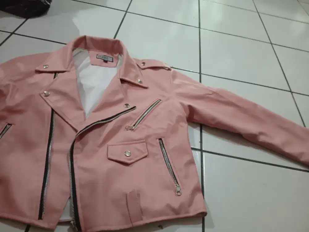 Jaket leather crop pink cwe