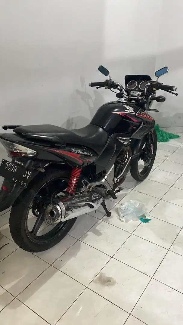 DIJUAL Honda Tiger Revo 2013 Hitam