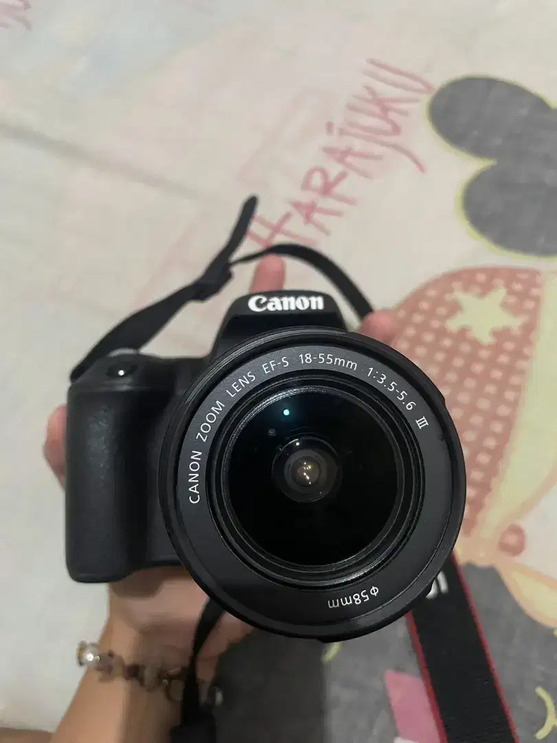 Kamera Canon DSLR 200D