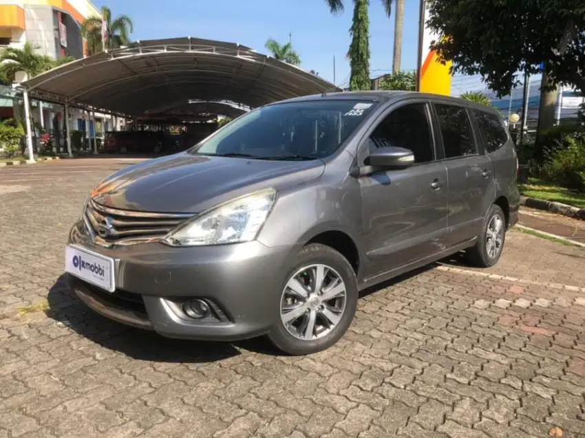 DP Rendah - Nissan Grand livina 1.5 XV Bensin-AT 2017(KMT)