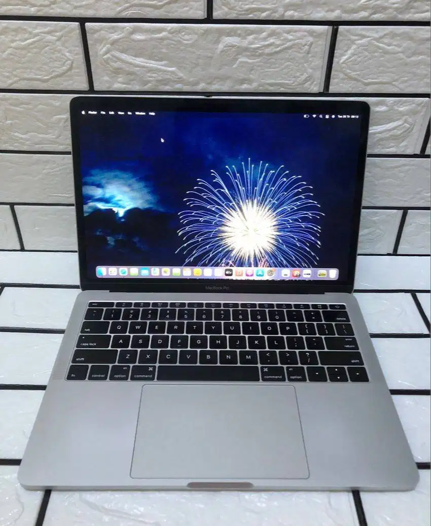 Macbook Pro 13 In 2016 Non Touchbar 16 / 256gb
