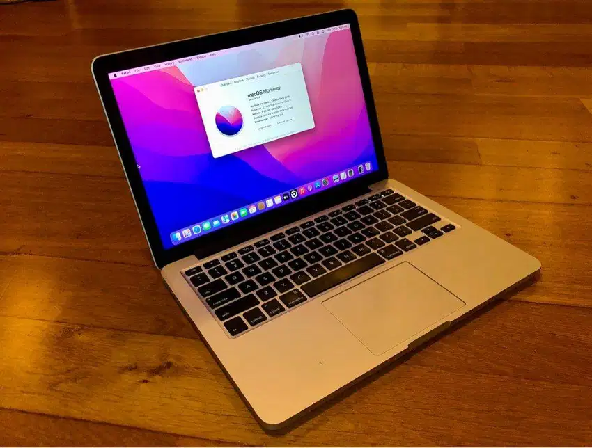 Macbook Pro 13 in 2015 i5 8 256gb