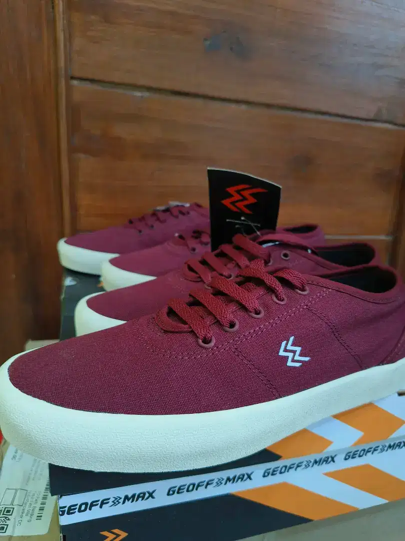 Special Promo Geoff Max - Ethan Maroon White Sneakers Sepatu Casual