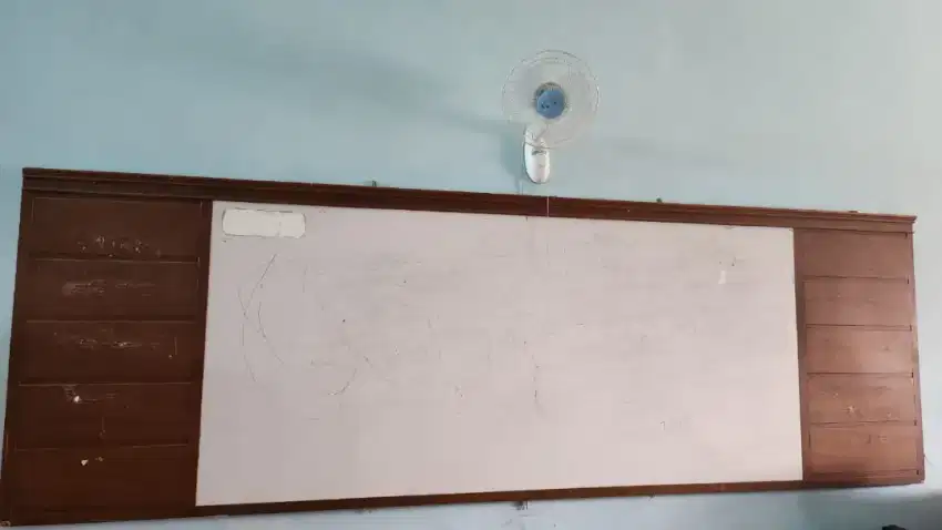 Dijual papan tulis kantor atau tempat les