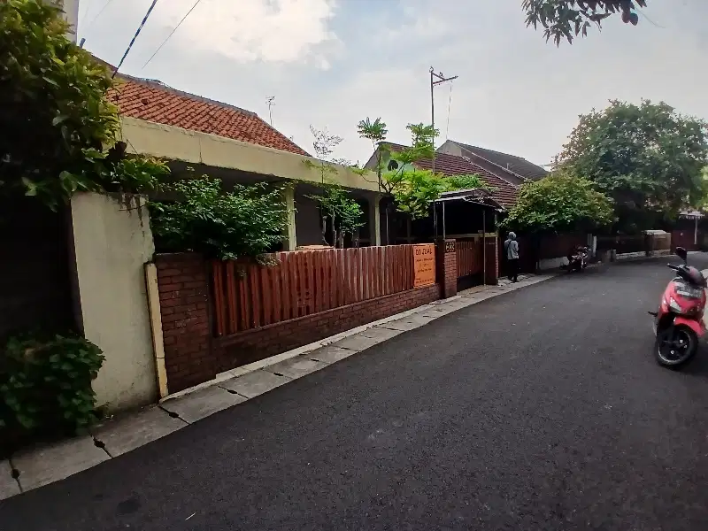 DIJUAL / SEWA RUMAH ASRI DI PASAR MINGGU