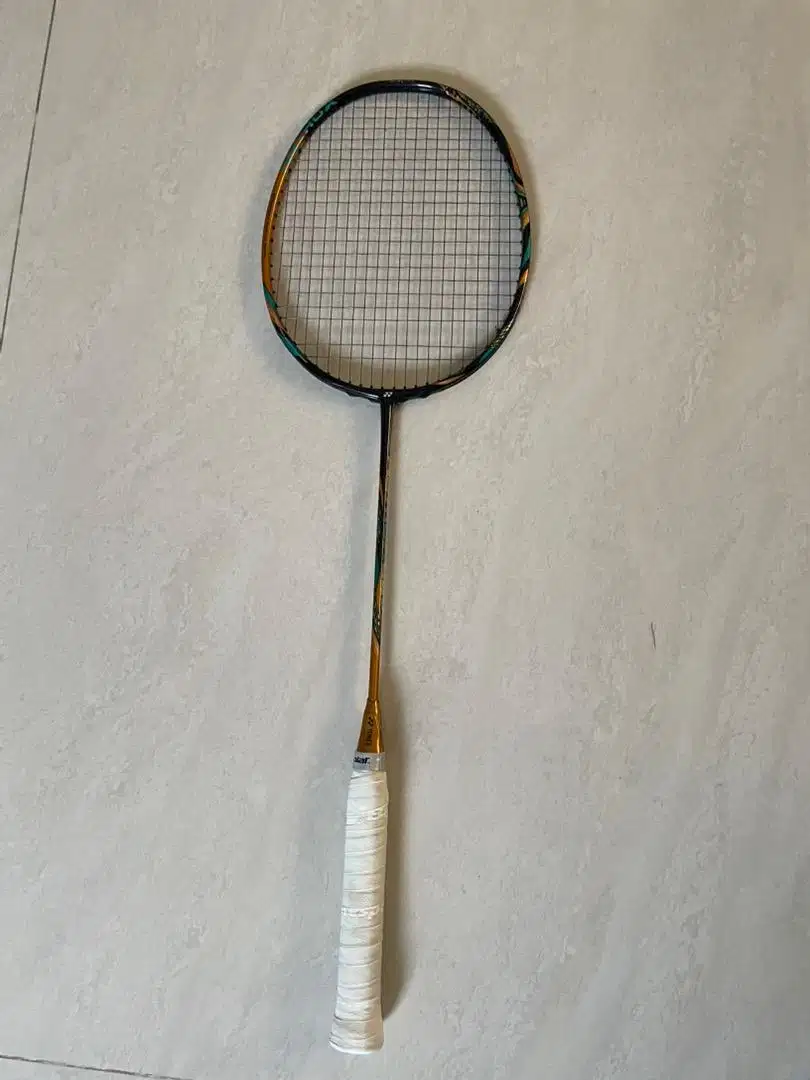 DIJUAL MULUS YONEX ASTROX 88D PRO