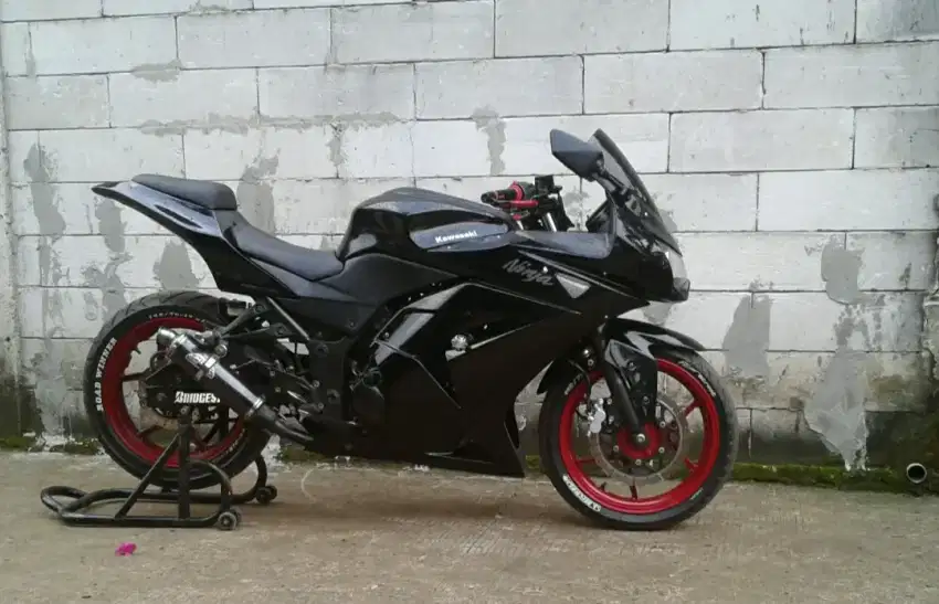 Ninja 250 karbu Hitam