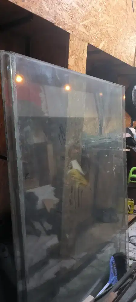 Kaca tempered ukuran 124x176 ada 3biji