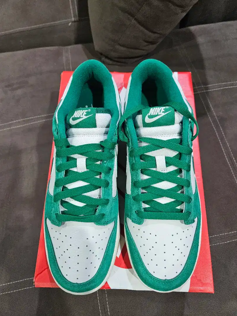 100% NEW NIKE DUNK LOW SE PHANTOM
SIZE EUR 43