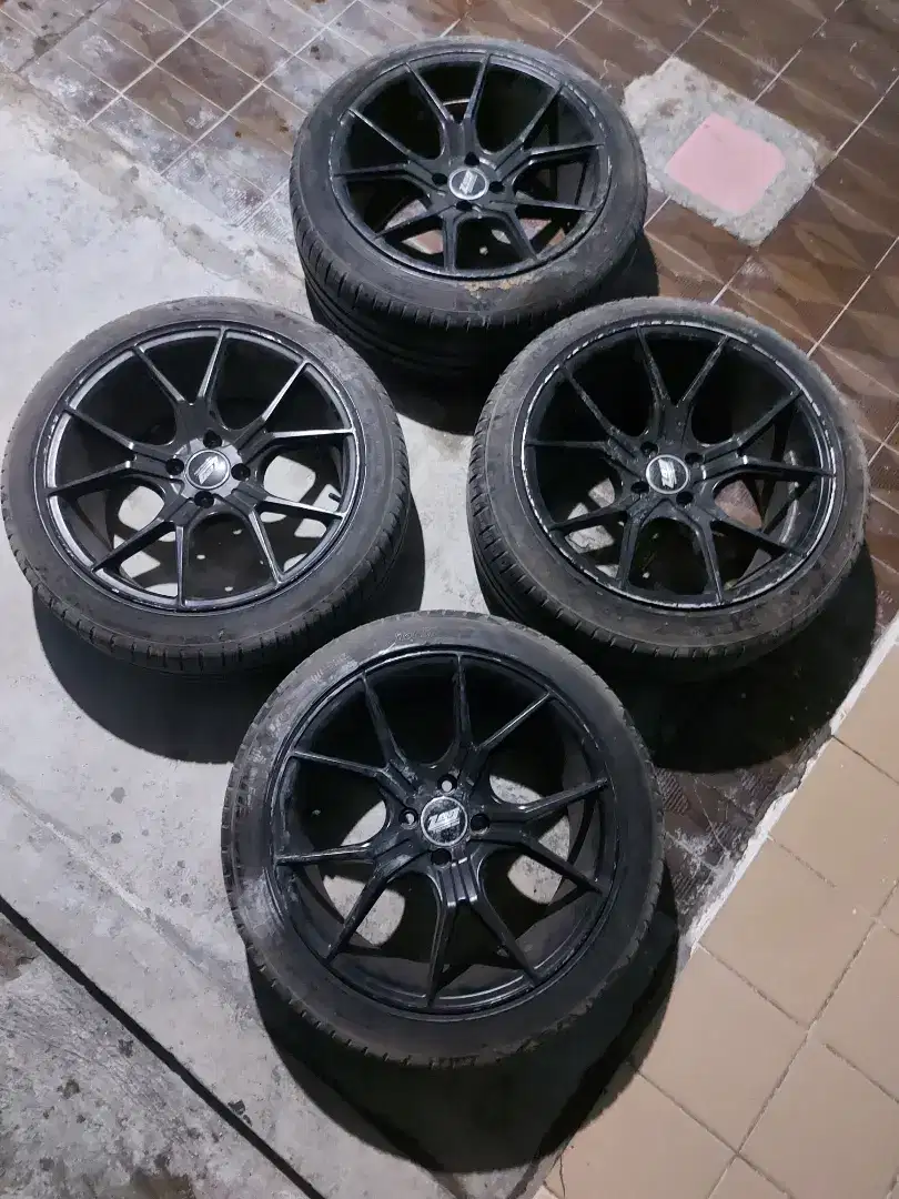 Di jual Velg R17 cocok buat Brio, Agya, Ayla, Yaris, Mazda, Jazz