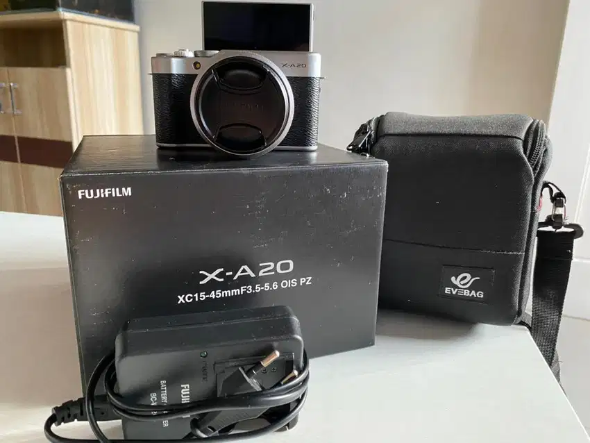 Kamera Mirrorless Fujifilm X-A20