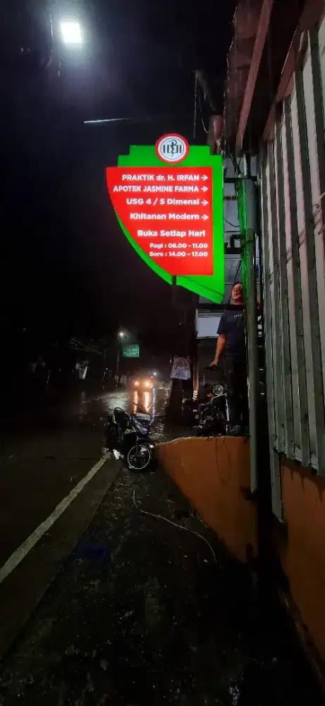 Neon box akrilik custom letter sign billboard huruf timbul runningtext