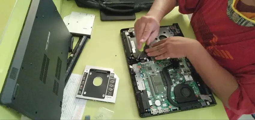 Servis install ulang komputer laptop macbook service recovery data mac