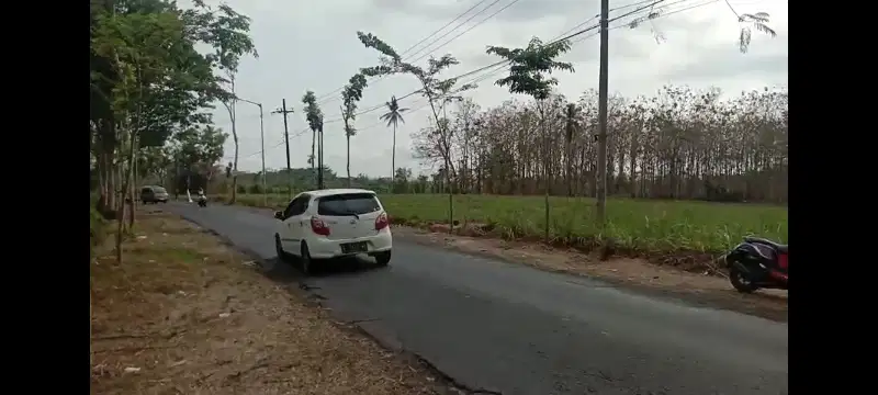 Tanah Datar lokasi Kromengan Malang  lahan Subur kaya Air