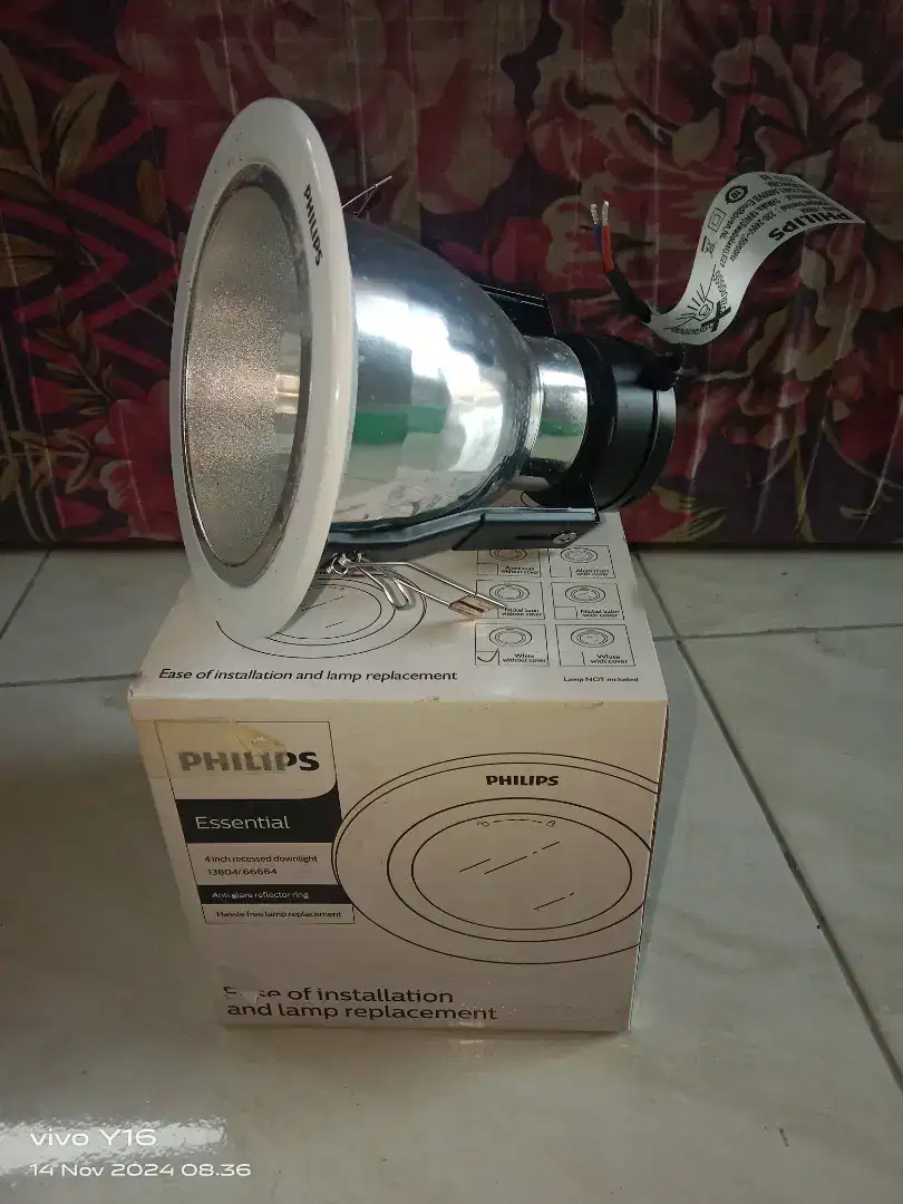 Kap Lampu downlight philips